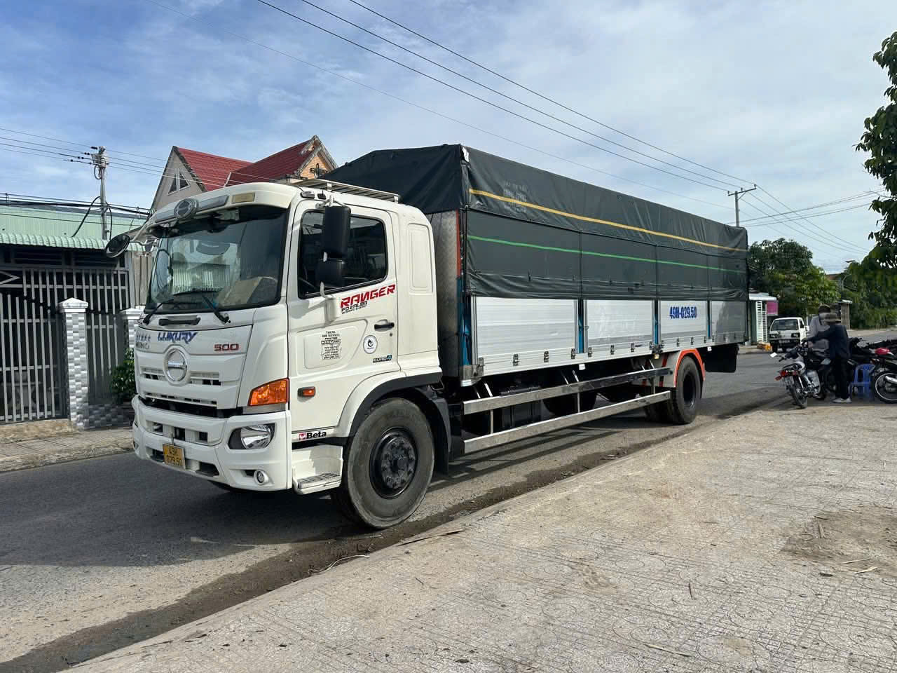 🚛 DỊCH VỤ CHO THUÊ XE TẢI 8 TẤN CHỞ HÀNG UY TÍN TPHCM 4 Hình ảnh thật xe tải 8 tấn chở hàng nội thành TP.HCM – giao nhanh đúng hẹn tại Liên Kết Việt