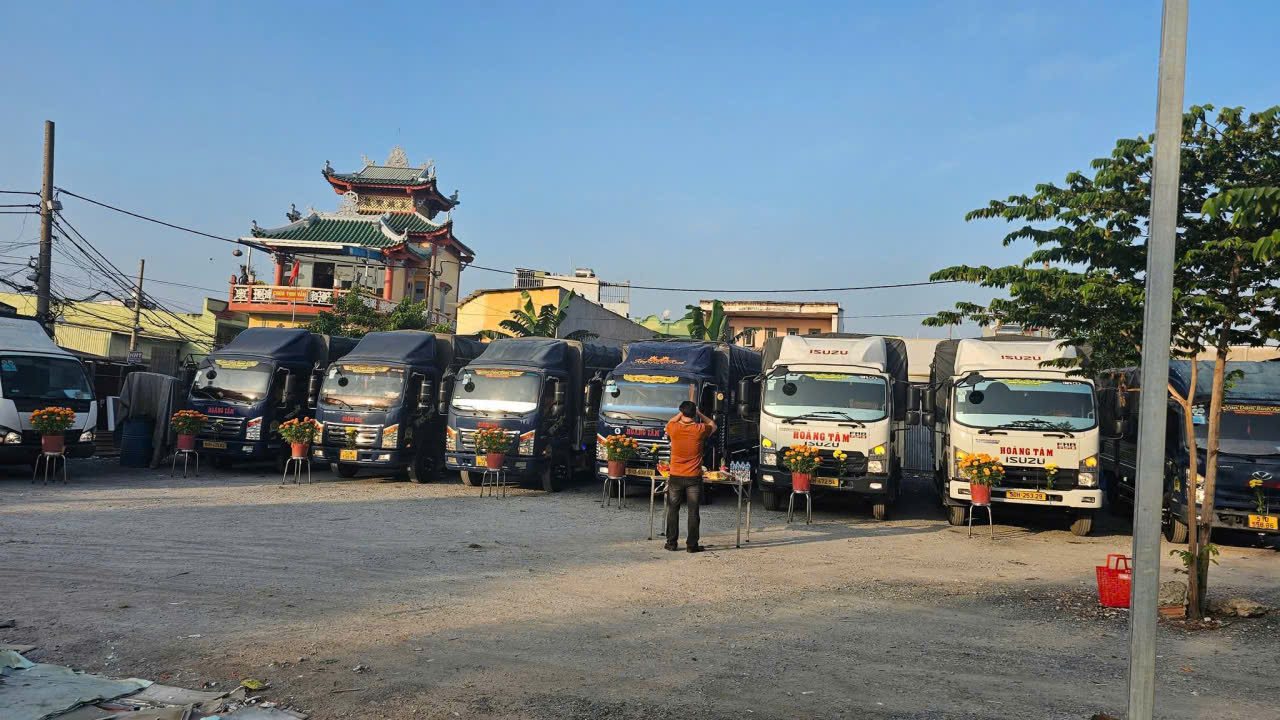 🚛CHO THUÊ XE TẢI 10 TẤN CHỞ HÀNG GIÁ RẺ 7 Đội xe tải 10 tấn chở hàng đời mới tại Liên Kết Việt